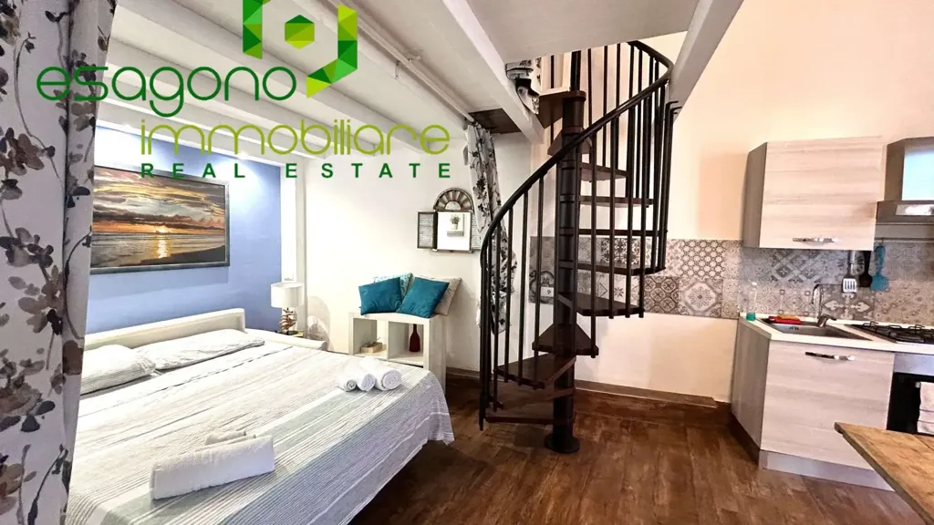 Magamistoad - Rustic Trilocale with Balcony in Siracusa