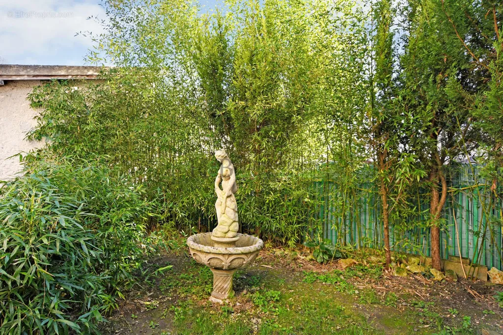 Garden - Detached House with Garden in Villetaneuse