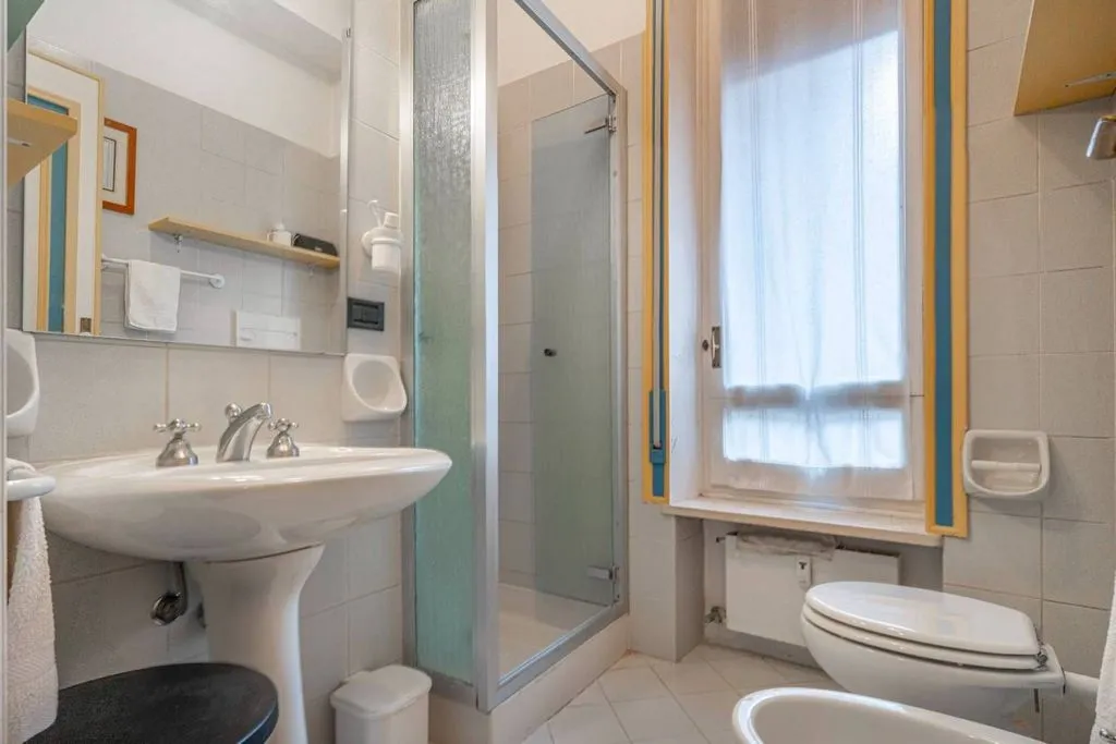 Salles de bain - Luxury Apartment with Panoramic Terrace in Genoa
