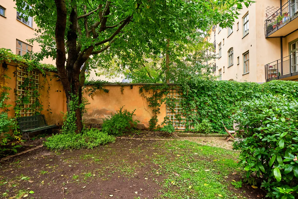 Giardino - Turn-of-the-Century Flat with Balcony in Södermalm