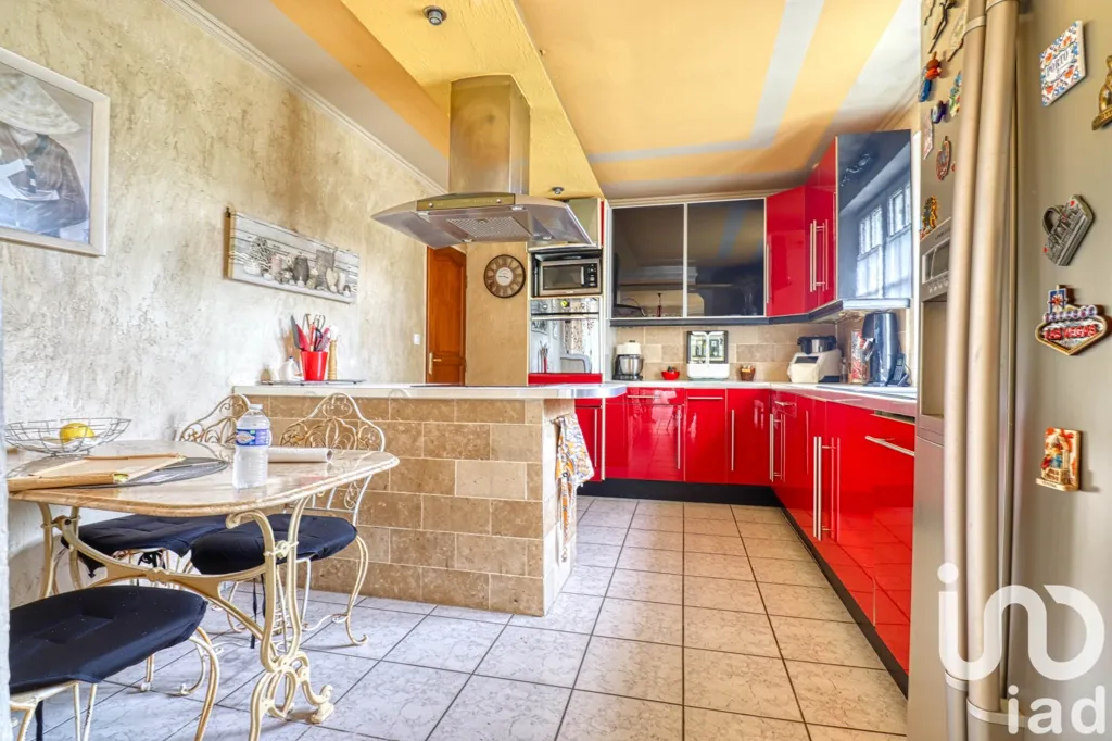 Cucina - Detached House with Terrace in Précy-sur-Oise