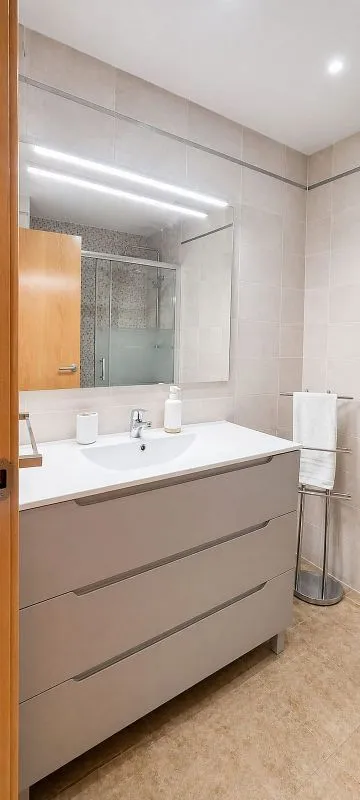 Bagni - 1-Bed Apartment with Pool on Avenida Del Decano