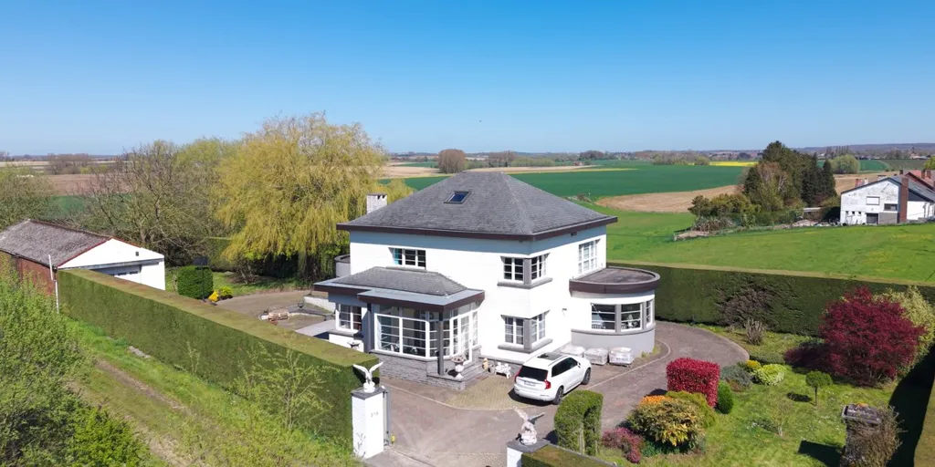 Õhuvaade - Villa with Terrace in Braine-le-Comte