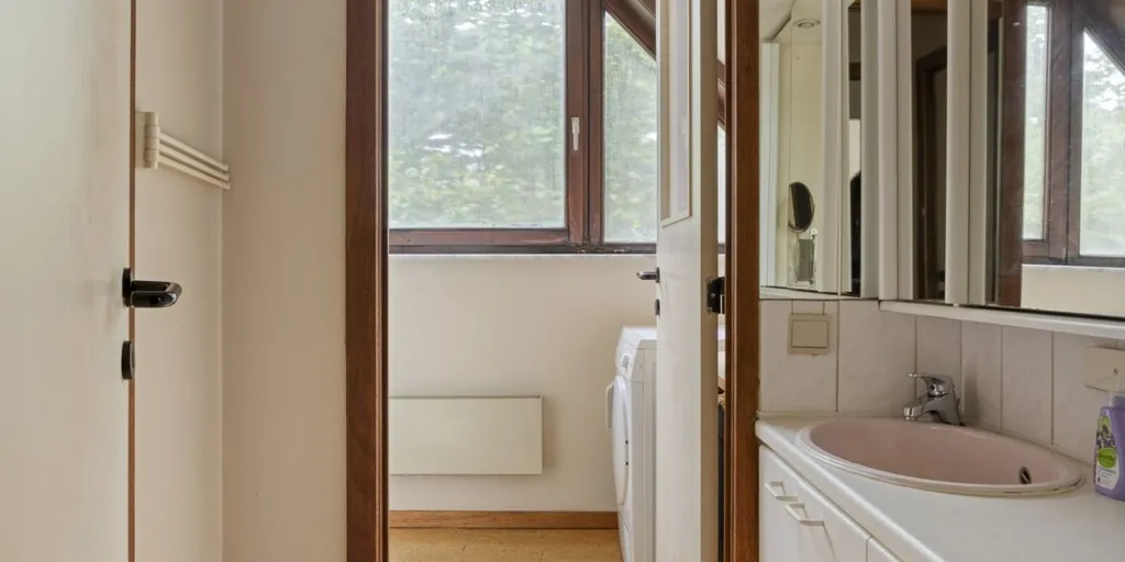 Salles de bain - Villa à Renover avec Jardin à Hekelgem