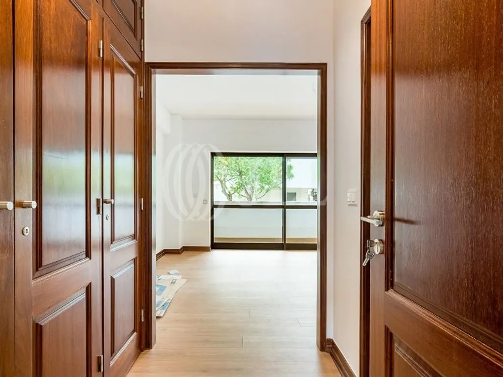 Hallway - Renovated Apartment with Balcony in Cascais