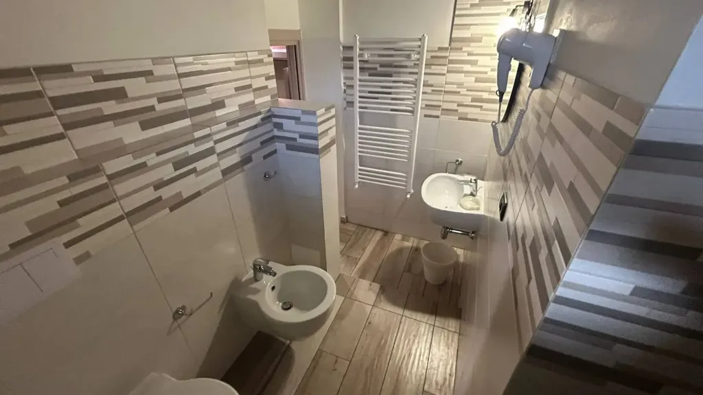 Vannitoad - Luxury Apartment with Private Bathroom in Pisa