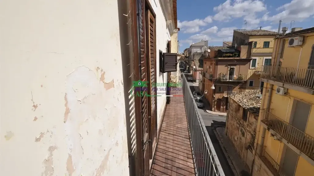 Balcon - Apartment with Balcony in Ragusa