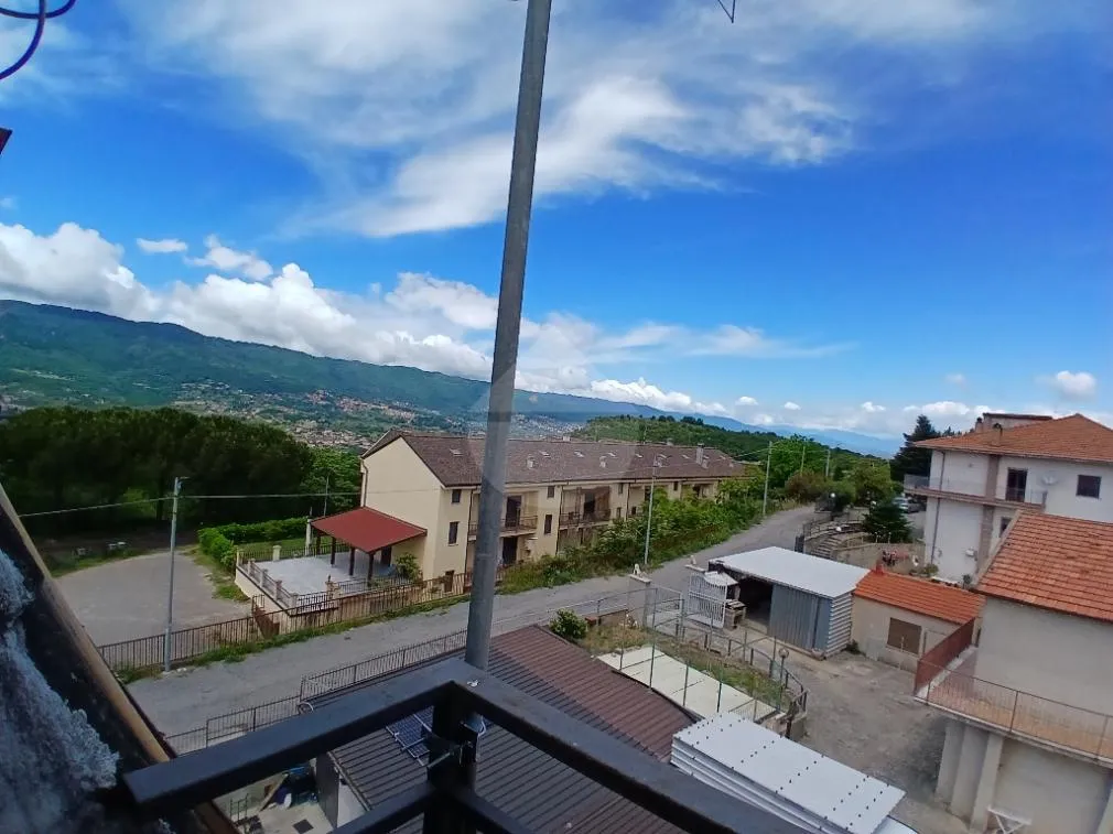 Balcon - Mansarded Apartment with Balconies in Carolei