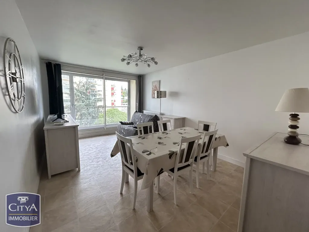 Salle à manger - Appartement avec Balcon dans le Quartier Bollée