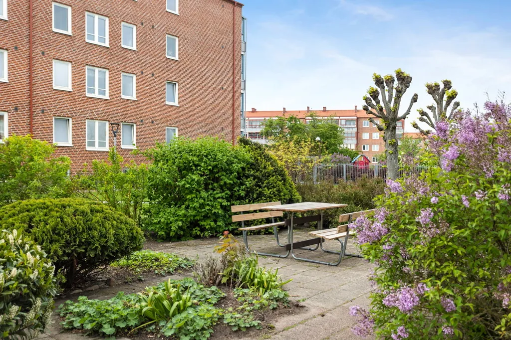 Aed - Charming Apartment with Glass Balcony in Malmö