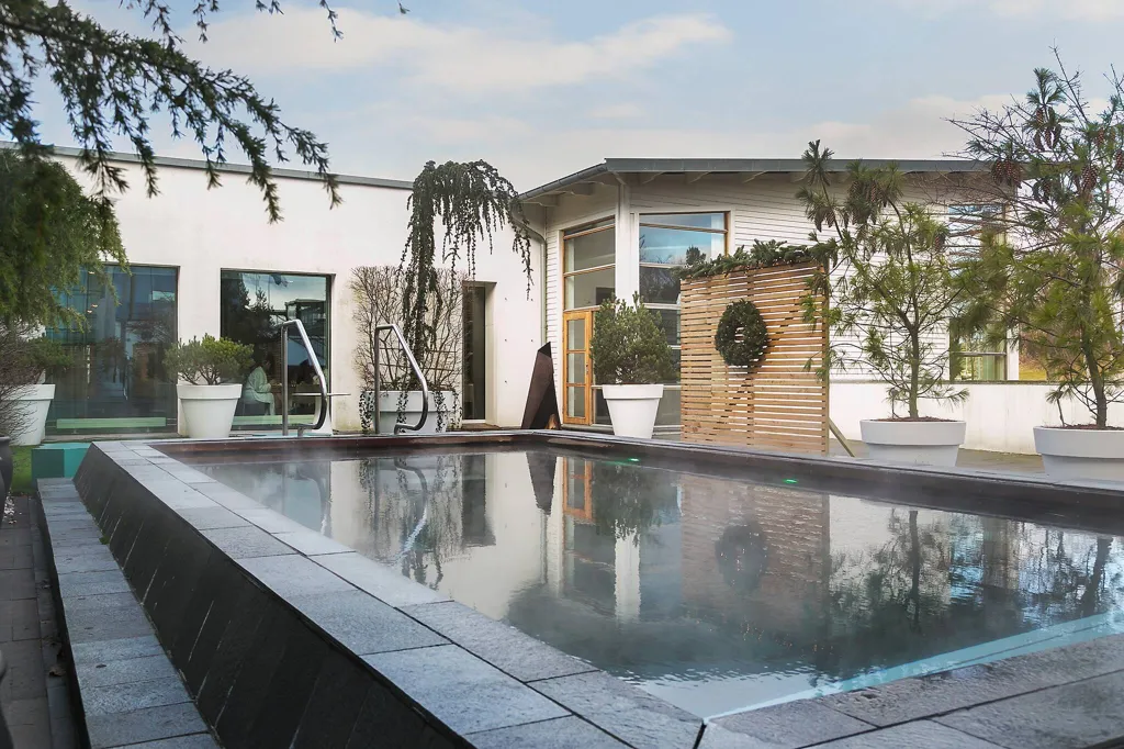 pool_area