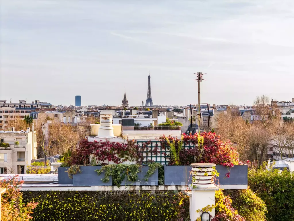 Terrasse - Triplex avec Terrasse Panoramique à Neuilly-sur-Seine