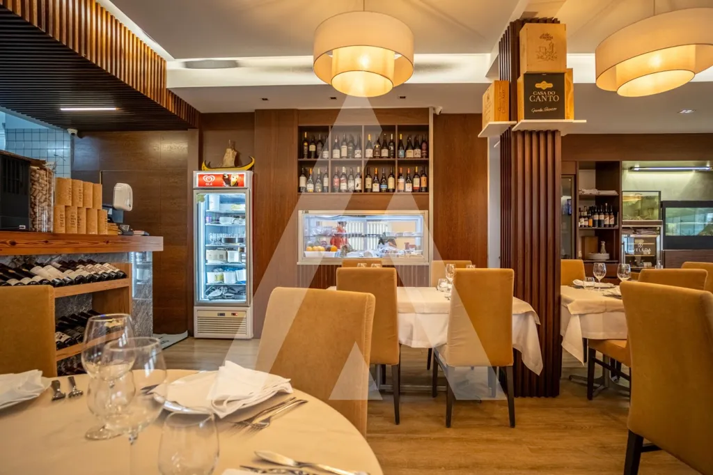 Söögituba - Established Restaurant with Sea View in Costa Nova