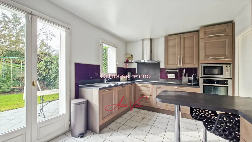 Kitchen - House with Garden in Chêne Feuillu, Achères