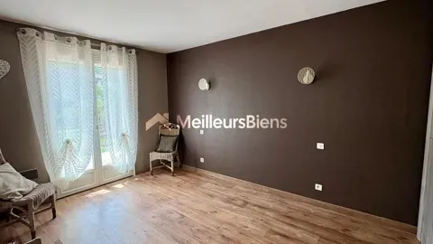 Chambres - Villa avec Piscine et Sous-sol à Mazamet
