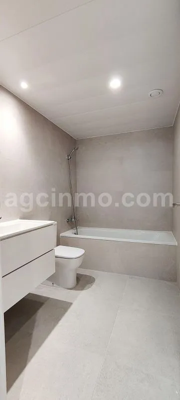 Salles de bain - Modern Penthouse with Pool in El Peral