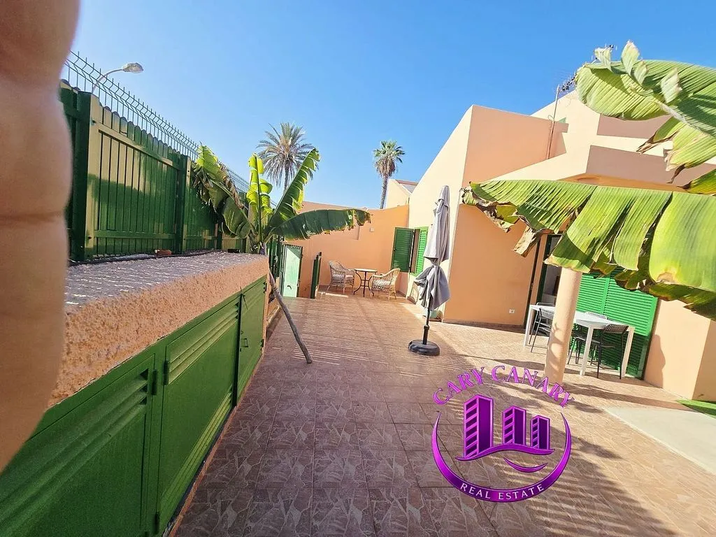 Aed - Terraced House with Pool in Sonnenland