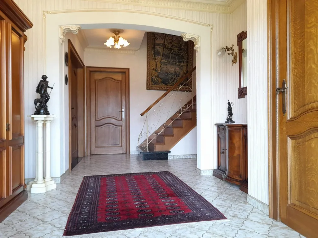 Esik - Open Plan House with Garden in Brakel
