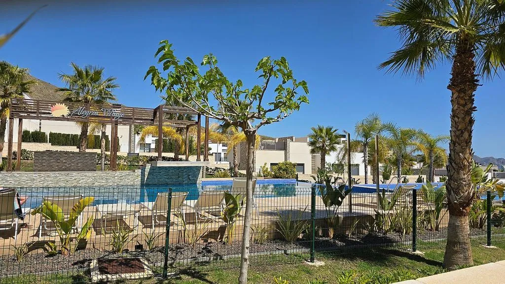 Piscina - Apartment with Private Garden in Finestrat