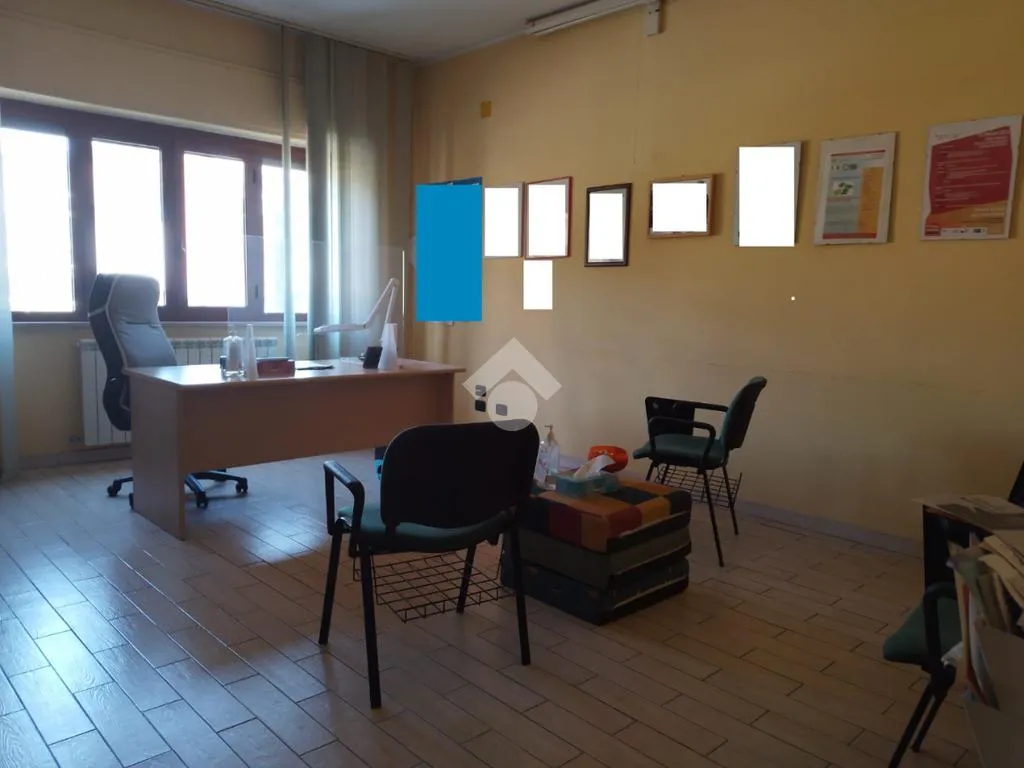 Bureau - Apartment with Balcony in Castrolibero