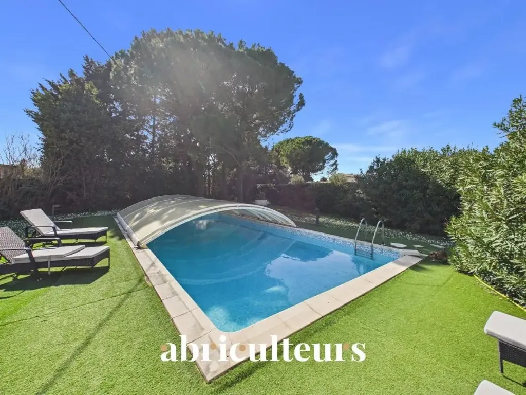 Piscine - Villa avec Piscine à Arles Trinquetaille