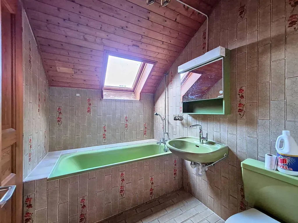 Vannitoad - Retro House with Renovation Potential in Chevroux