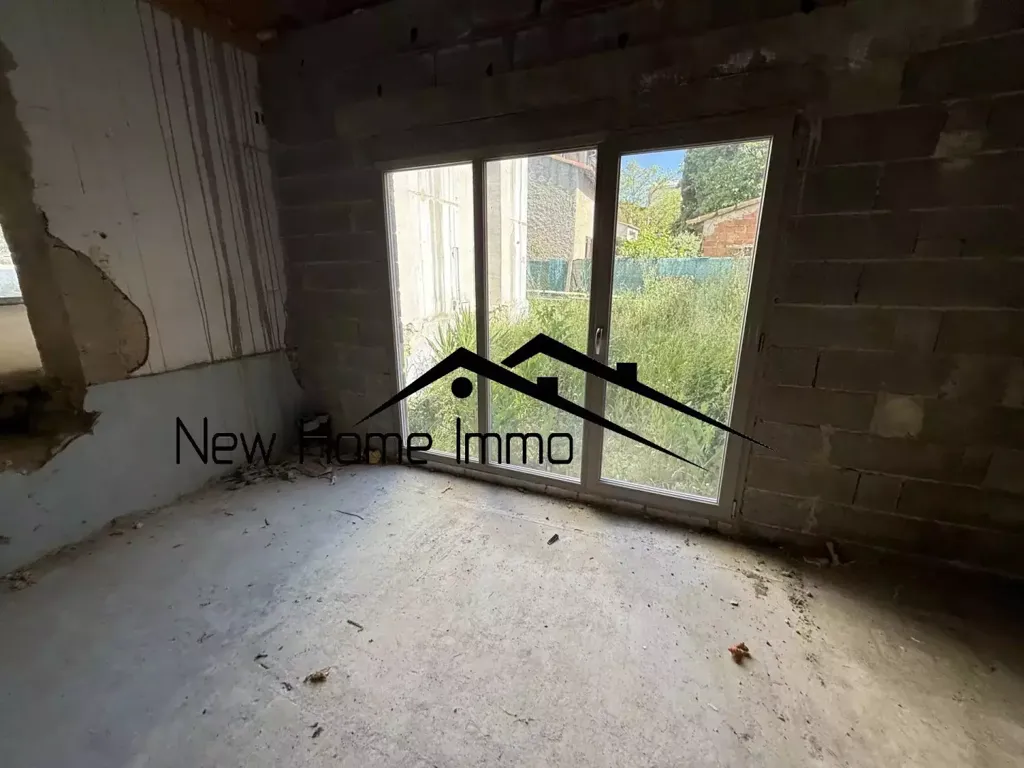 Toad - Luxury Villa with Pool Potential in Marseille