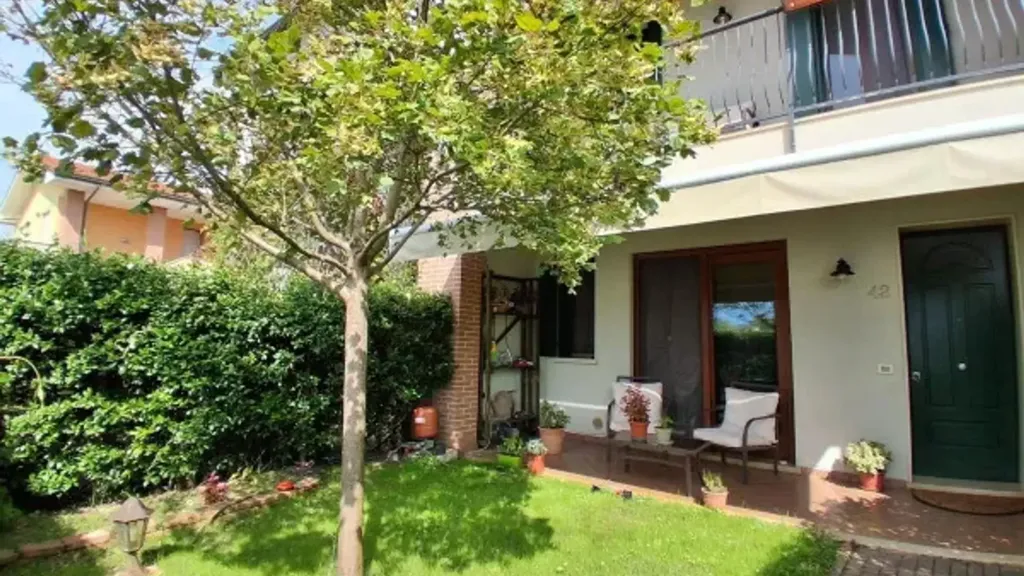Aed - Contemporary Semi-detached Villa in Rosolina