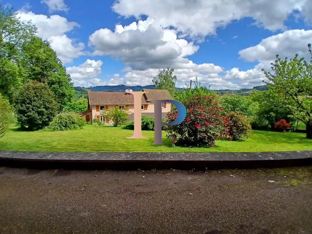 Jardin - Maison avec Parc et Vue Panoramique à Chauffailles