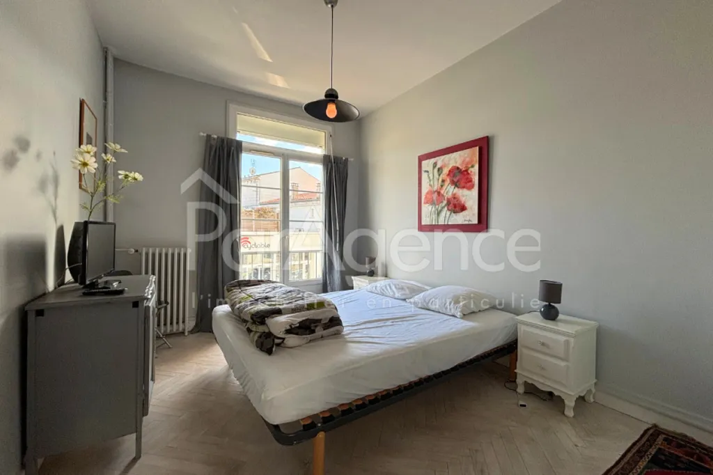 Chambres - Appartement Traversant avec Balcon à Royan