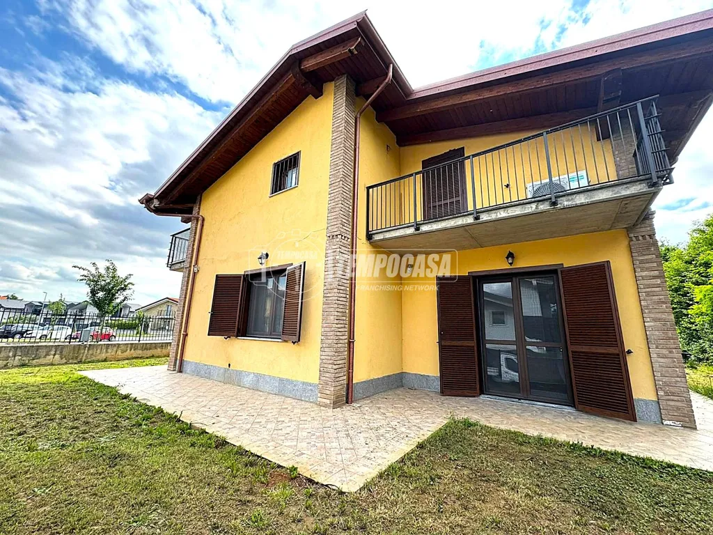 Välivaade - Modern Villa with Garden in Druento