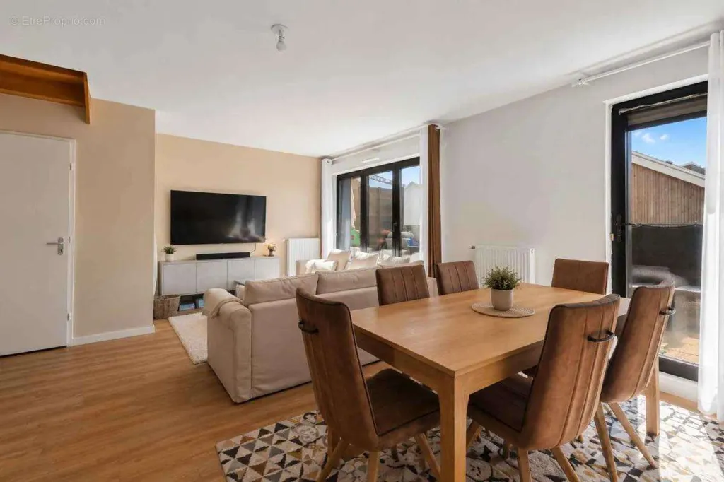 Sala da pranzo - Duplex with Three Terraces in Recent Residence