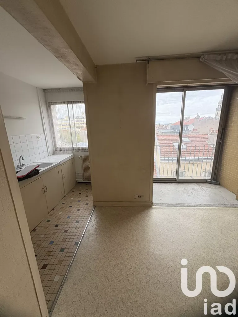 Köök - Central 2-Bed Apartment with Balcony in Nancy