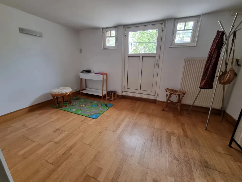 Toad - 5-Bedroom House with Garden in Croissy Centre