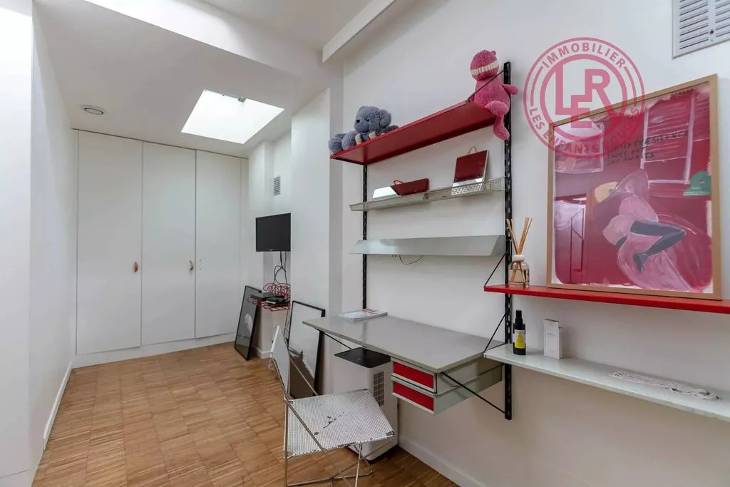 Pièces - Loft de 2 Chambres avec Hauteur sous Plafond dans le 9ème Arrondissement