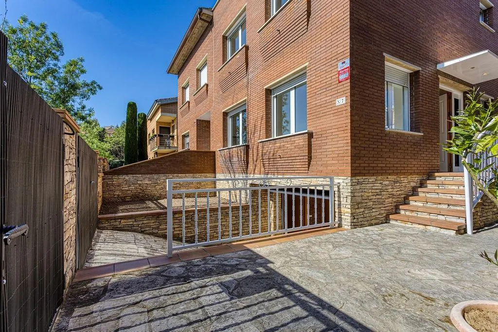 Exterior - Luxury Detached House with Terrace in Igualada