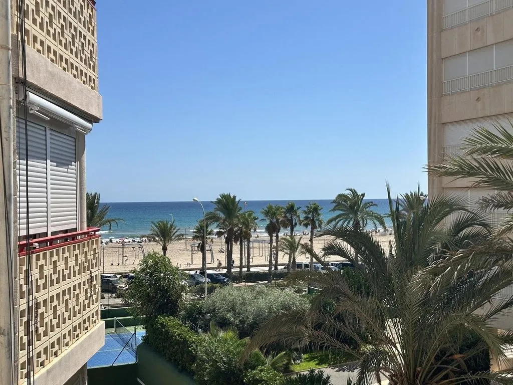 Balcon - Beachfront Flat with Pool in Alicante