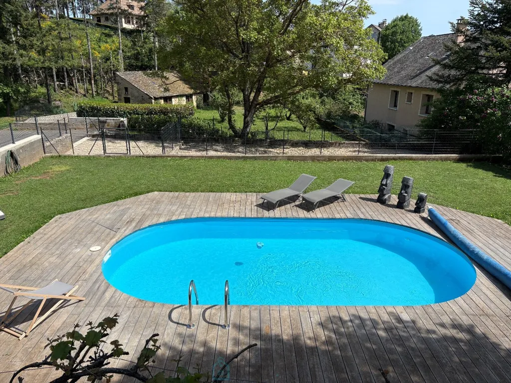 Piscine - Propriété avec Piscine et Jardin au Cœur de la Lozère