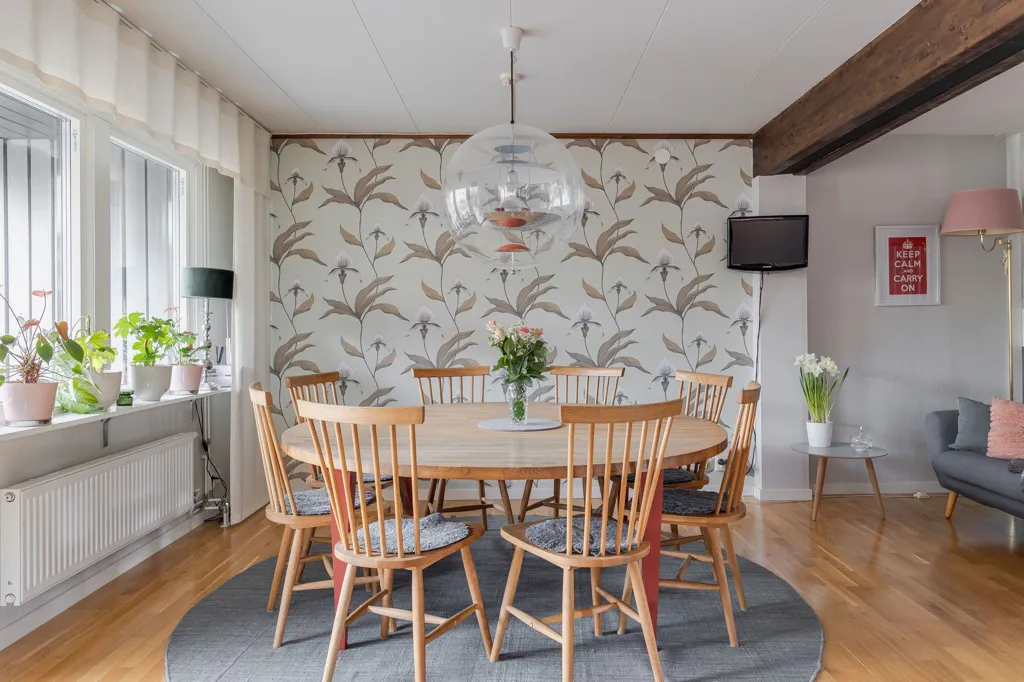 Dining Room - Architectural Villa with Rental Unit in Väster
