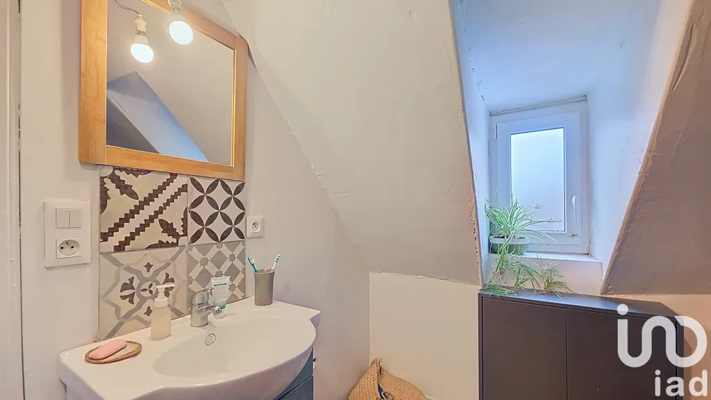 Salles de bain - Duplex Lumineux avec Cachet à Moulins Centre
