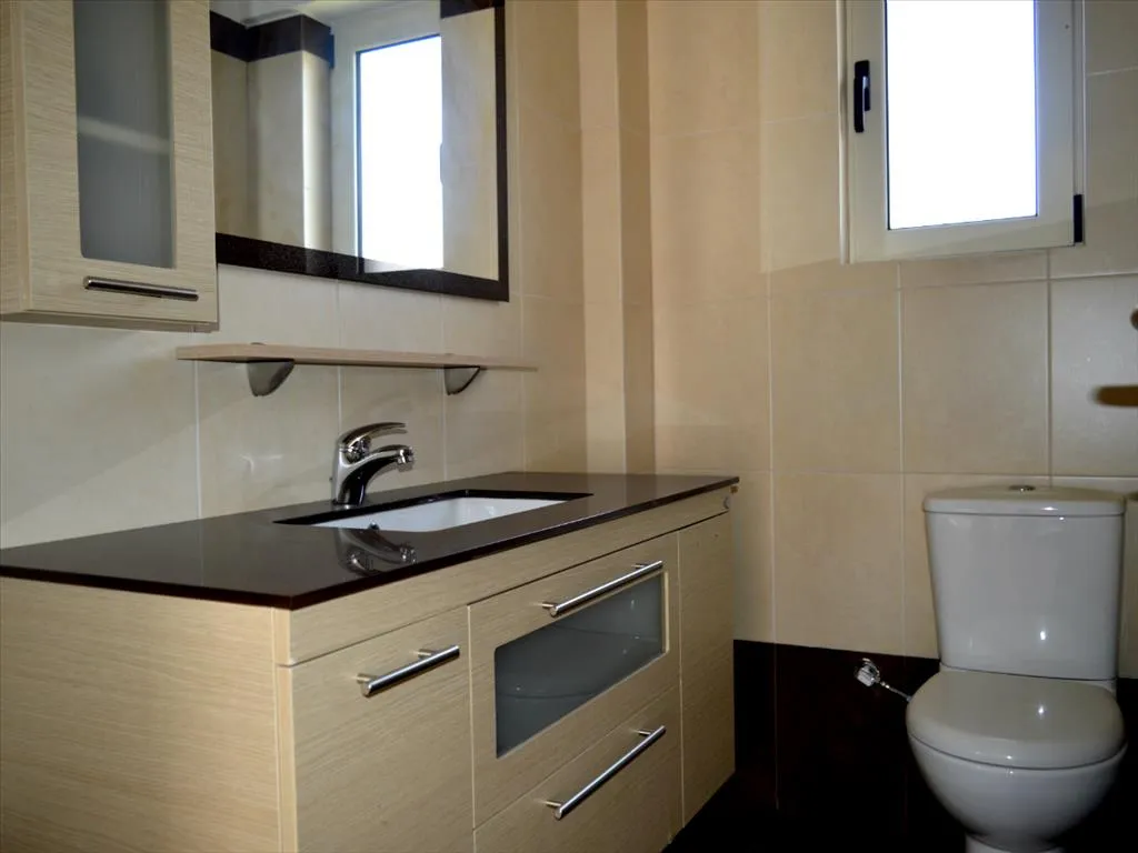 Vannitoad - Detached House with Pool in Varkiza
