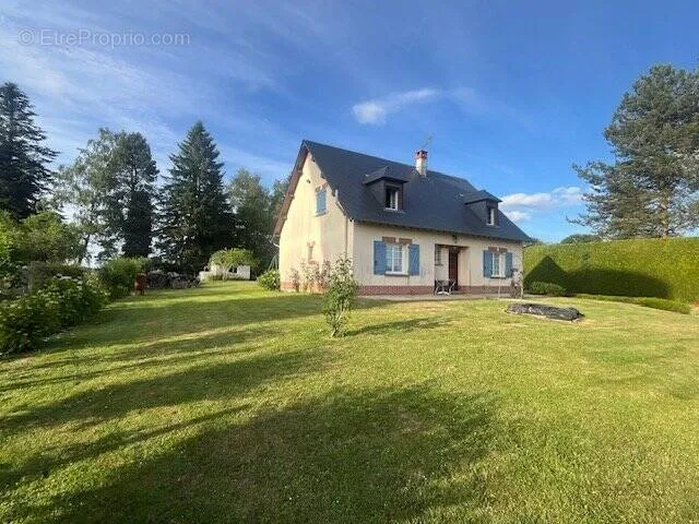 Extérieur - Pavillon avec Sous-Sol Total près de Gisors