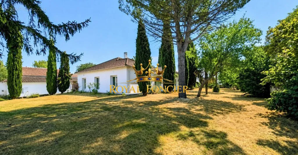Giardino - Detached House with Garden in Quiet Area