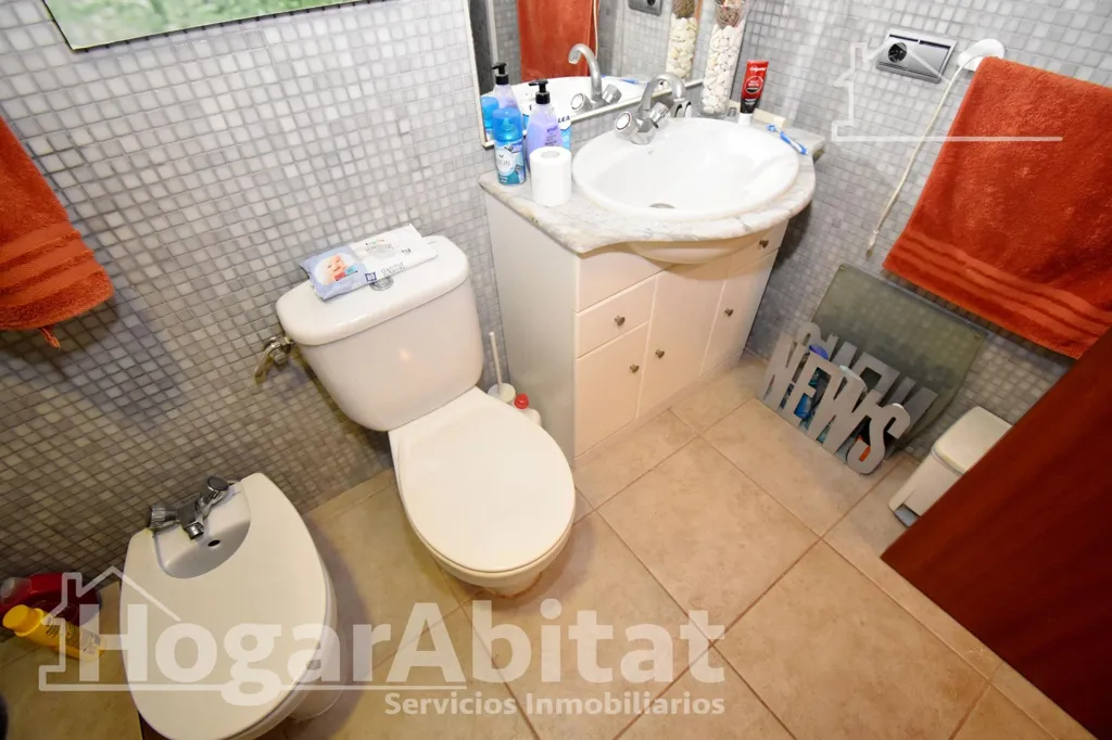 Salles de bain - Spacious Corner Flat with Garden View in Castellón
