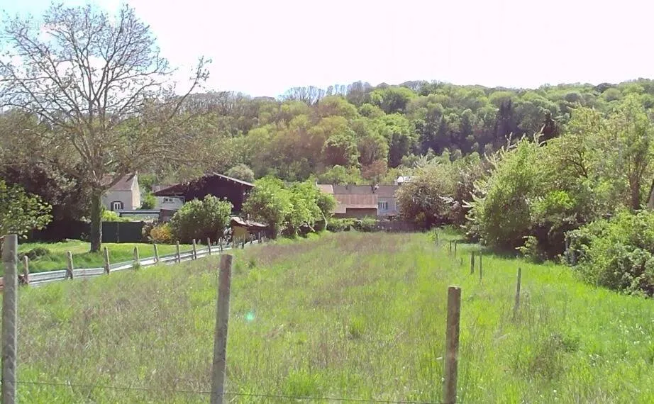Jardin - Terrain Viabilisé avec Jardin à Mézières-sur-Seine