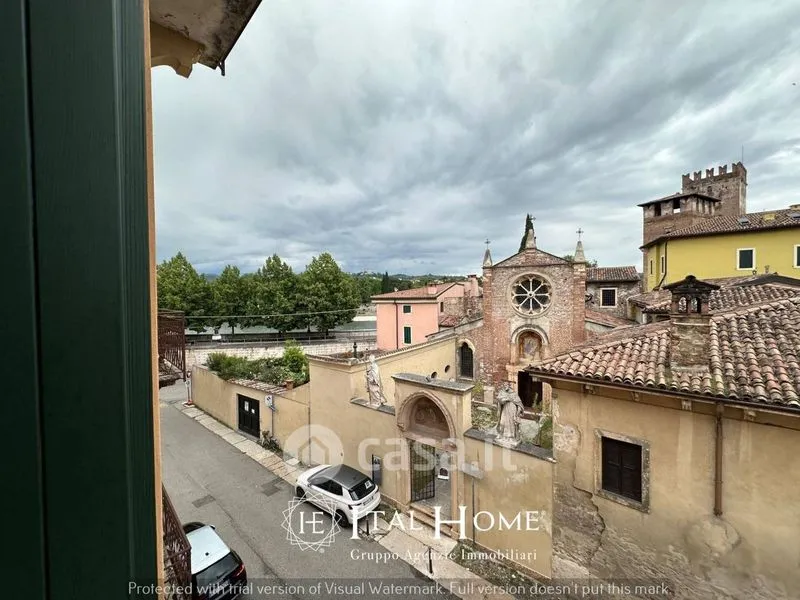 Rõdu - Two-Level Apartment in Corso Castelvecchio, Verona