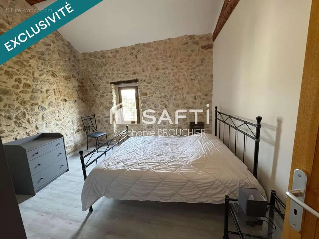 Magamistoad - Multi-Unit Apartment Building with Parking in Vallon-Pont-d'Arc