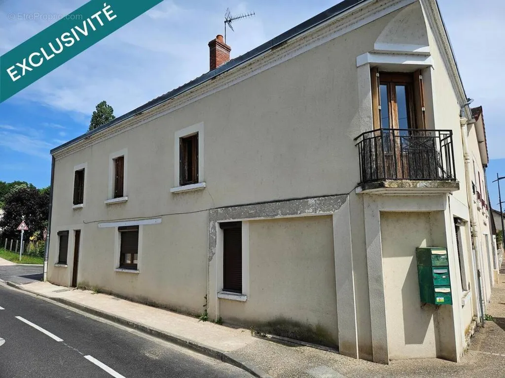 Extérieur - Immeuble avec Appartements à Saint-Germain-Des-Fossés