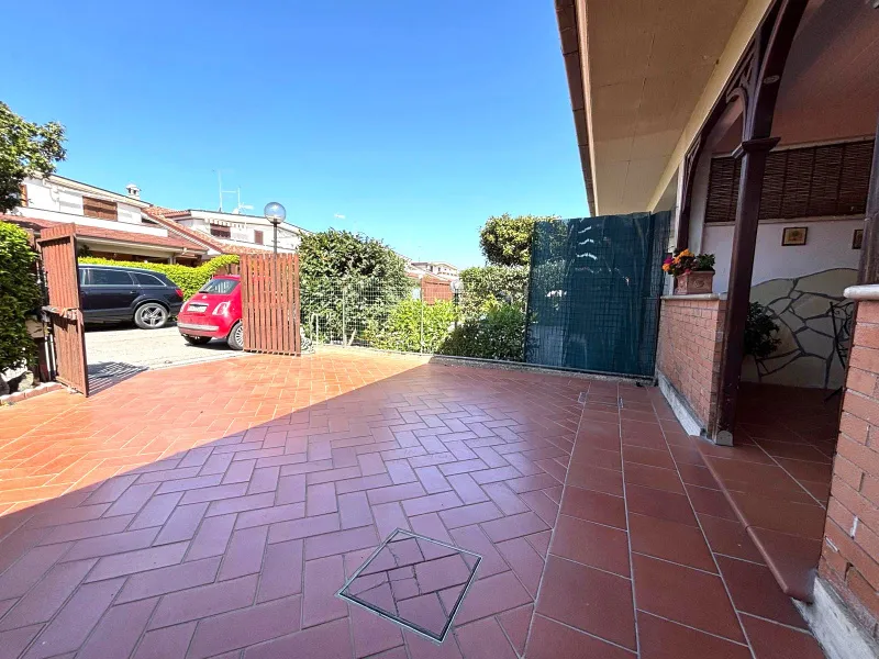 Terrazza - Bifamiliar Villa with Garden in Ardea