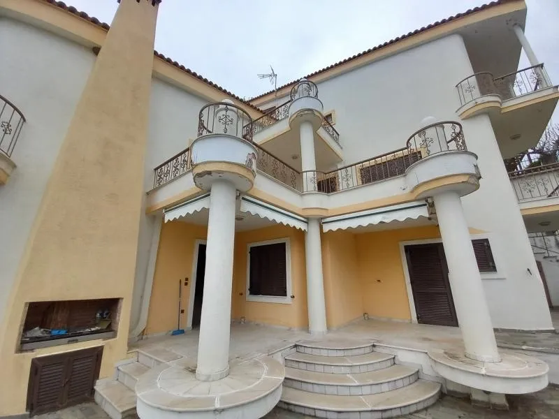 Terrasse - Detached House with Garden in Chrysopigi, Serres
